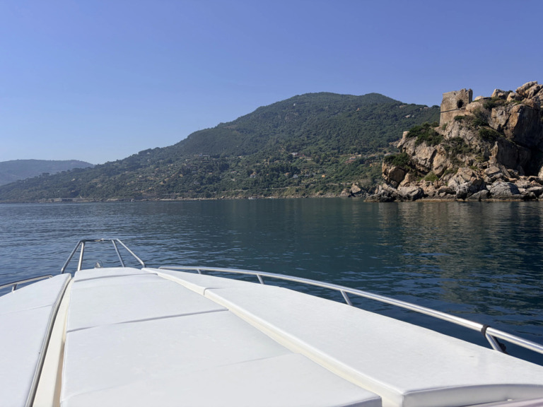 daily experience maemi on boat cefalu mirko 1
