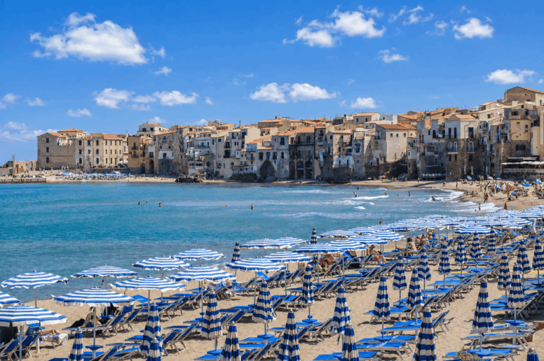 spiaggia lungomare cefalu