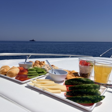 morning-experience-maemi-on-boat (5)